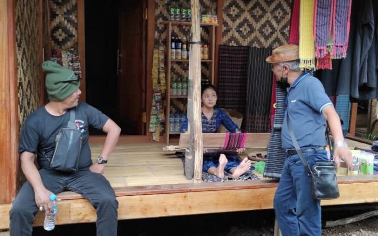 Catatan Perjalanan ke Baduy [1]  Menenun dan Perempuan Baduy