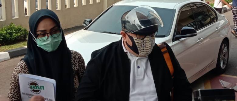 Kuasa Hukum Dampingi Vicky Prasetyo ke Polres Jakarta Pusat