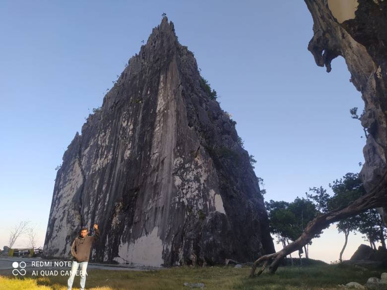 Puisi | Kepada Laki-Laki Atoin Meto