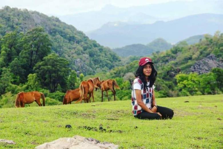 Pesona Perbukitan Indah di Amfoang, NTT.