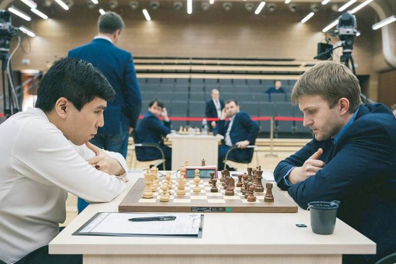 So Tersingkir, Xiong dan Dominguez Bertahan