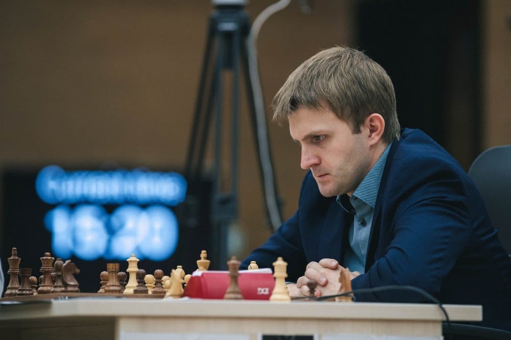 Mana yang Lebih Berpeluang, Nikita Vitiugov Atau Yu Yangyi?