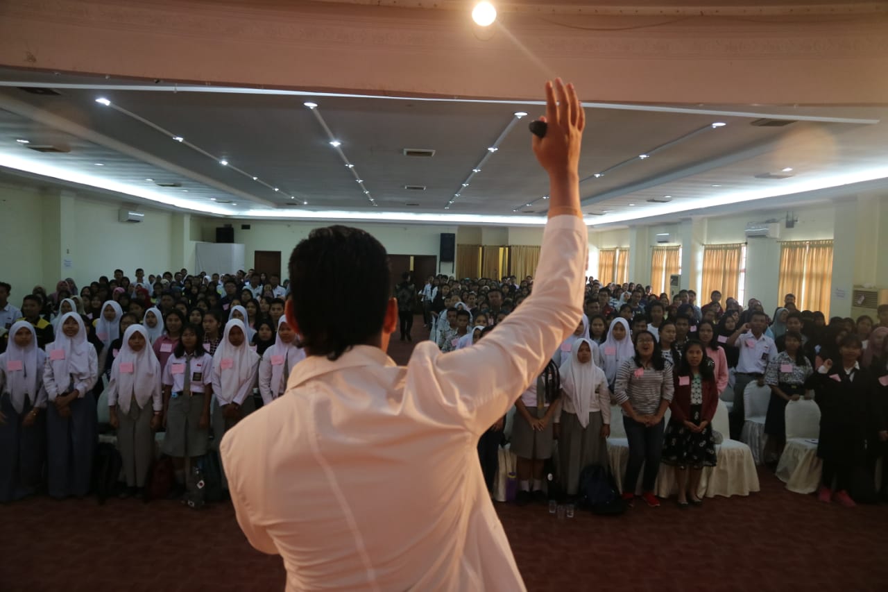 Tingkatkan Kesadaran Pelajar  tentang Pentingnya Bahasa Inggris