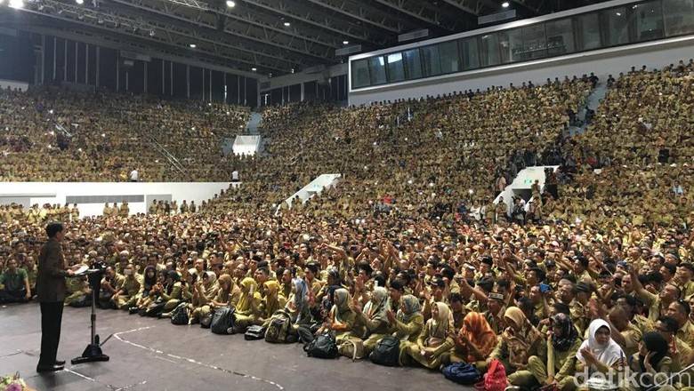 Tak Ada Anggaran, Jokowi Berani Janji (Lagi) Angkat Perangkat Desa