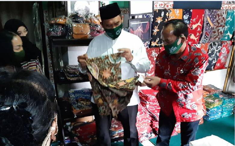 Kepedulian Bambang Haryo pada Batik Tulis Sidoarjo