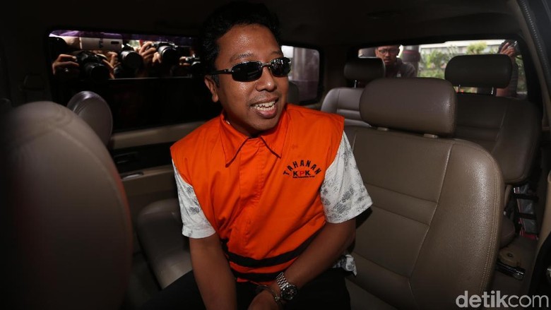 KPK Yakin, Romy "Bermain" Bersama