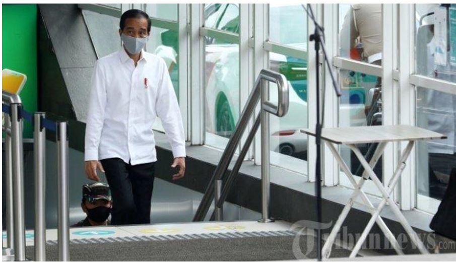 Fadjroel Puji Presiden, Corona Ledek Jokowi!