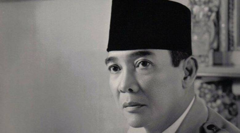 Bung Karno, Bukan Kembali ke Zaman Khilafah