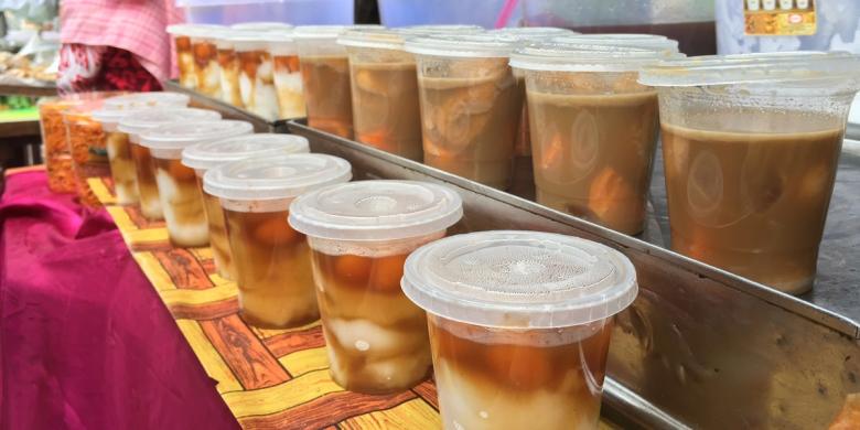 Ketika Plastik Kalahkan Takir, Tum, Tempelang Dan Pincuk Saat Ramadan