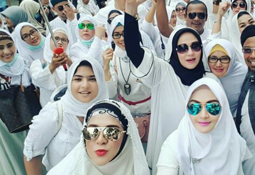 Robohnya Panggung Para Pengawal Fatwa