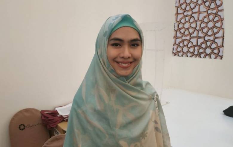 Profil Oki Setiana Dewi, Sang "Ustadzah Abal-abal"