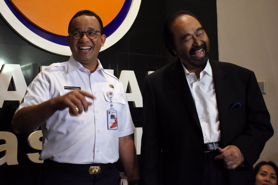 Meja Makan Surya Paloh