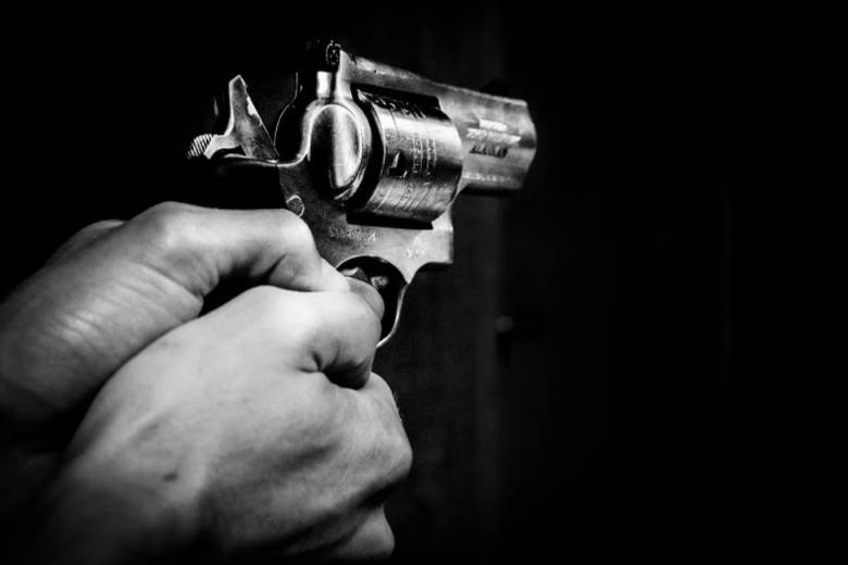 Istri Menembak Suaminya, Karena Dilarang Joged di Atas Panggung