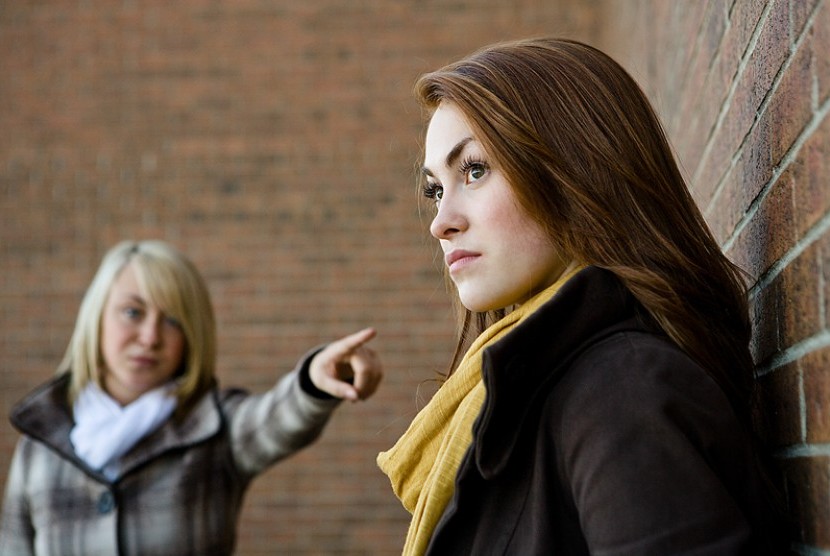 Sketsa Harian [66] Buat Editormu Bergantung Kepadamu!