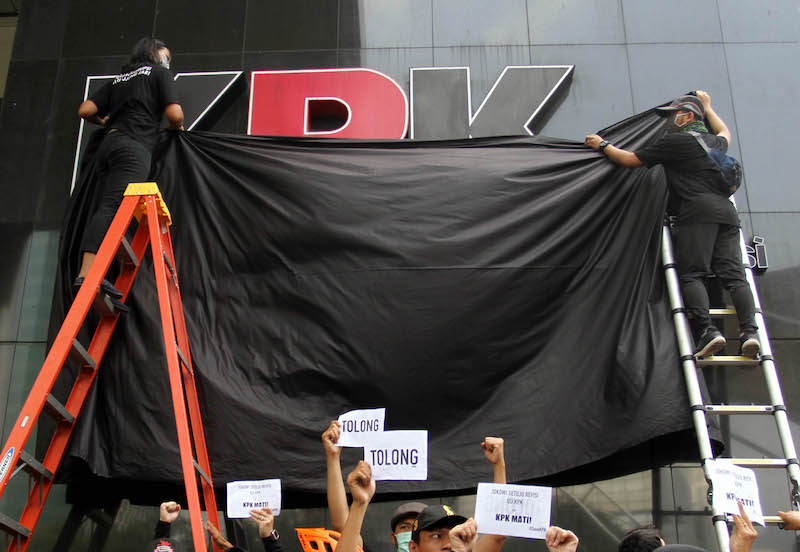 RUU KPK, Jebakan Batman buat Jokowi