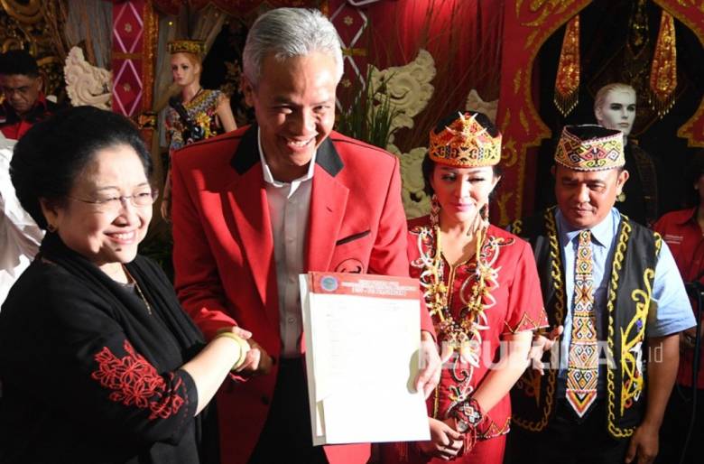 Siapa yang "Kemlinthi", Ganjar atau PDIP?