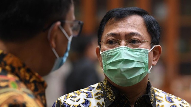 Membela Karena Seiman