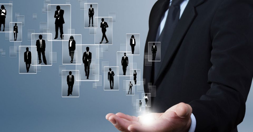 Mengapa di Indonesia Orang Tolol Sering Menjadi Bos?