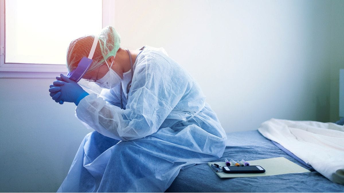 Ironis, Membalas Jasa Tenaga Kesehatan dengan Memenjarakannya