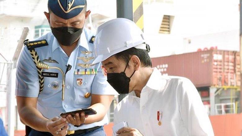 Presiden Jokowi Tindak Pungli di Pelabuhan