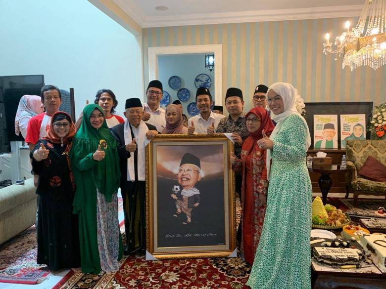 Kado Kejutan di Milad KH Ma'ruf Amin