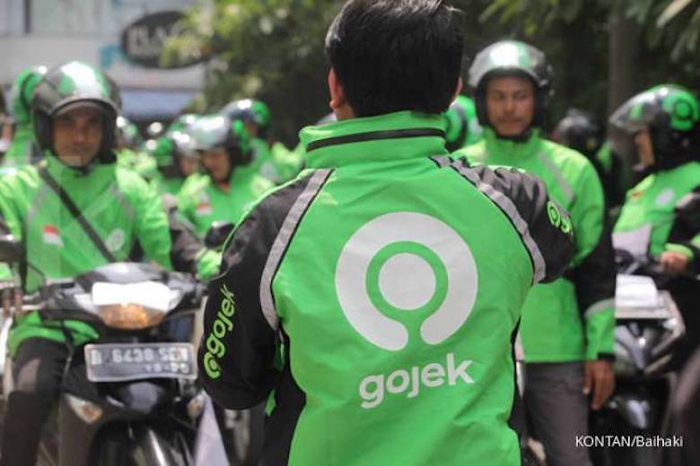 Komunitas GoJek Serahkan Bantuan 40 Juta kepada Bocah Pengidap Kelainan Organ Vital