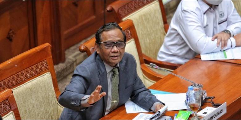 Anggota DPR Biasa Garang, Komisi III DPR Layu Hadapi Mahfud MD