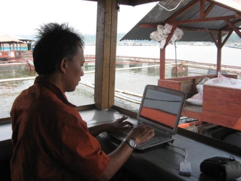 Penulis Sukses Adalah Mereka yang Terus Menulis