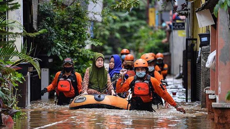 "Kutukan" Banjir Jakarta dan Solidaritas Kemanusiaan