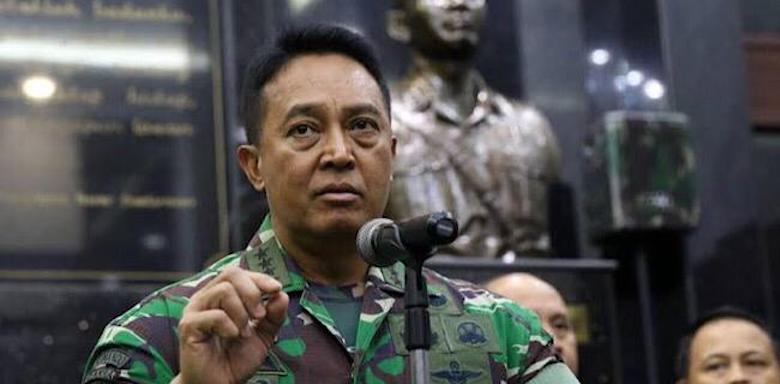 Istri Bertingkah "Over" di Medsos, Karier Suami Pun Melayang