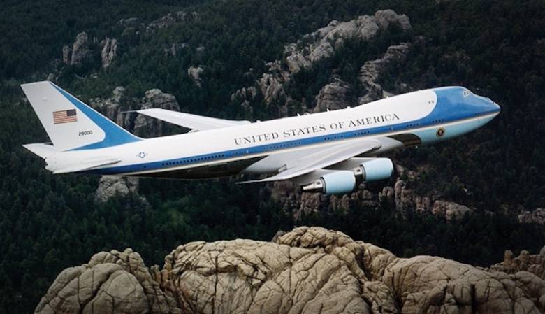 Menegangkan, Perjalanan Trump ke Pangkalan Militer AS di Irak