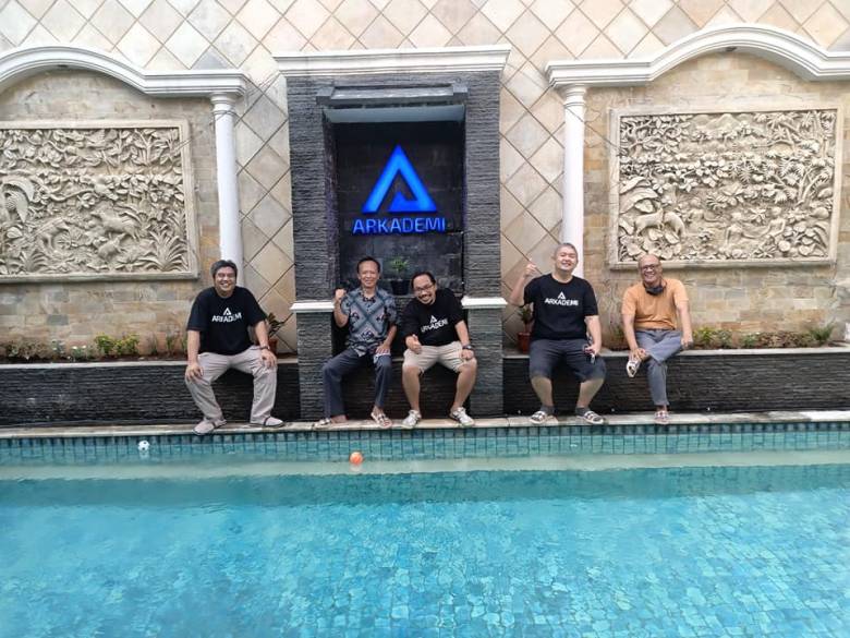 Membangun Jembatan Itu