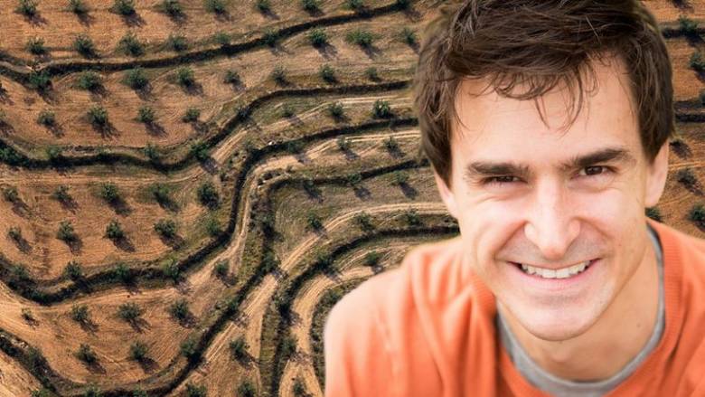 Bumi Sang Pencipta Manusia