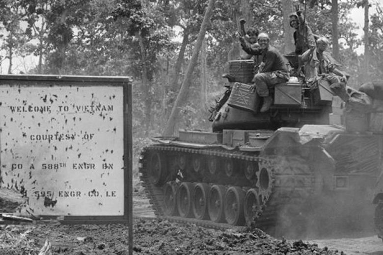 Nostalgia, Peliputan yang Menegangkan