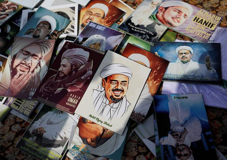 Pak Rizieq, Siapakah yang Menistakan Agama Itu?