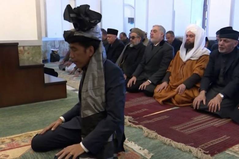 Menelikung Agama lewat Politik Imam Salat dan Wudhu Seciprat