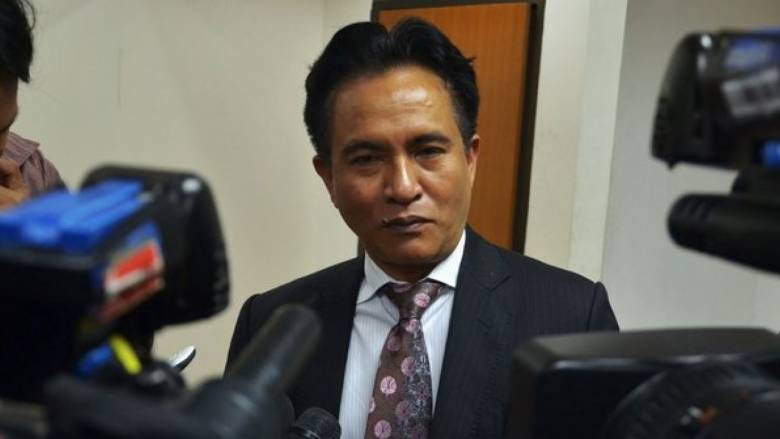 Yusril dan Manuvernya