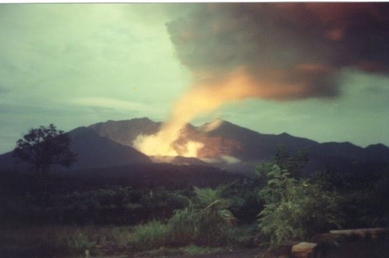 Catatan Biasa Orang Biasa [20]  Ujian Akhir, Galunggung Meletus