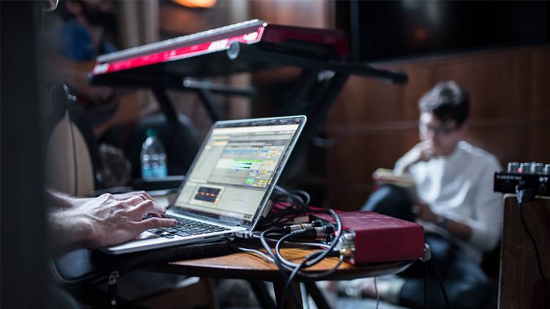 Algoritma dan Produksi Kepercayaan