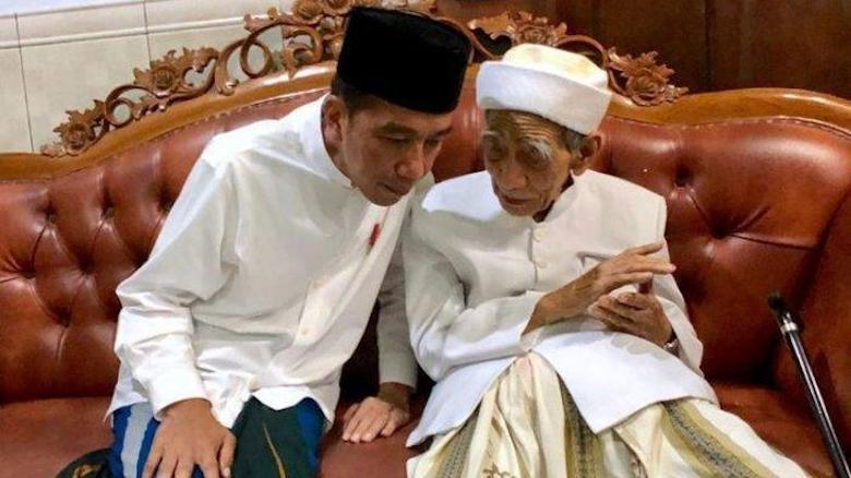 Survei Indikator Tunjukkan Jokowi Lebih Unggul di Kalangan Pemilih Islam