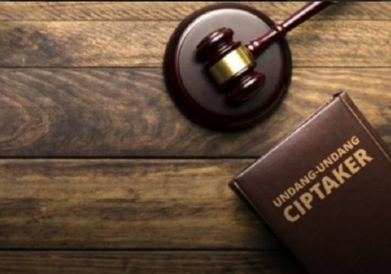 UU Cipta Kerja Memudahkan Investasi dan Menyerap Tenaga Kerja