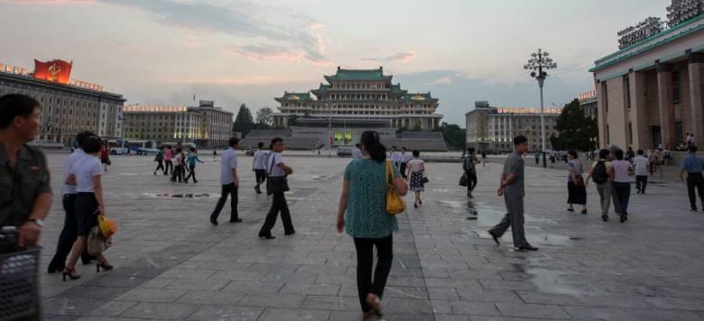 Di Pyongyang, Bayar Renminbi Kembaliannya Dollar Amerika