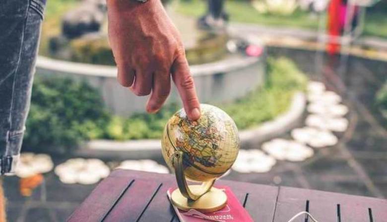 Jatuh Bangunnya Negara dalam Pertarungan Ekonomi