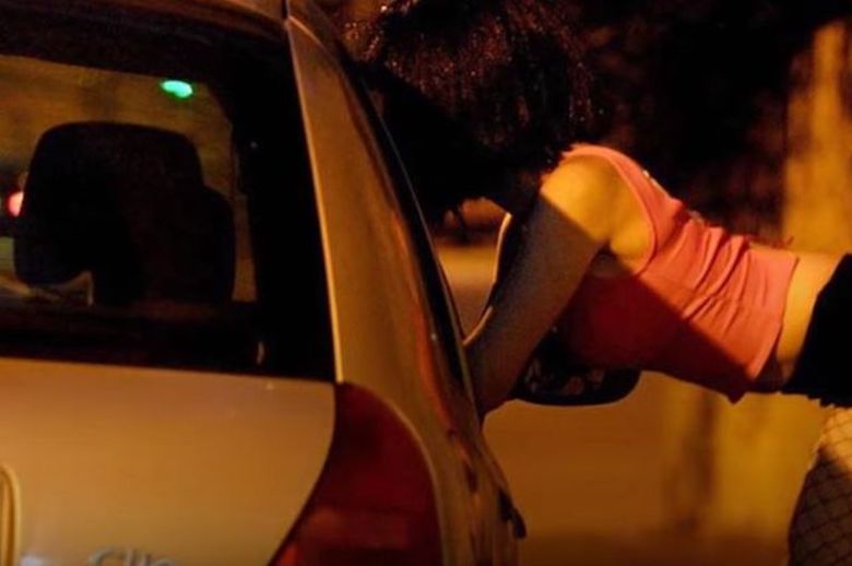 Di Balik Desah Seorang Penjual "Sarang Burung Walet"