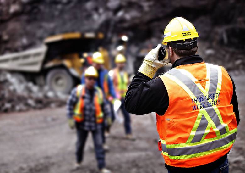 180 Negara Berebut Alat Pelindung Diri