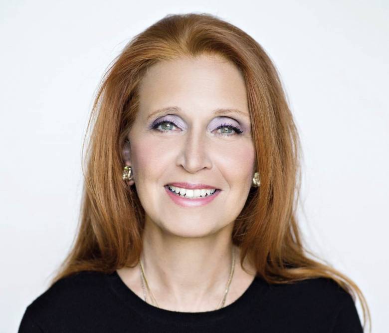 Buku yang Nama Penulis lebih Besar dari Judul