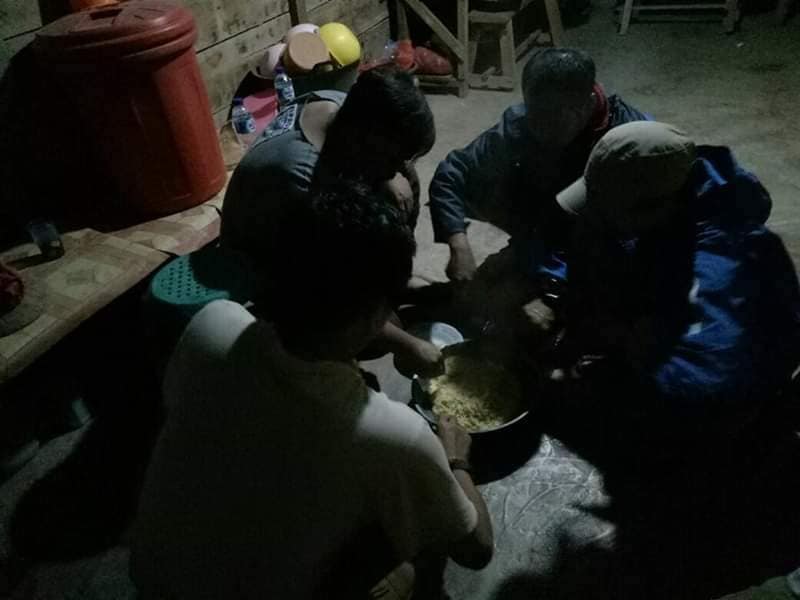 Perjalanan ke Pulau Buru [1]: Sebuah Lampu dan Harapan di Wae Ngapan