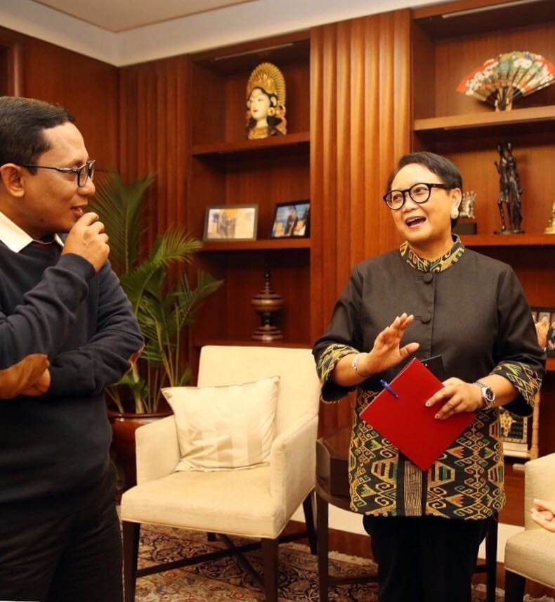 Diplomasi, Dansa dan Daun Pandan