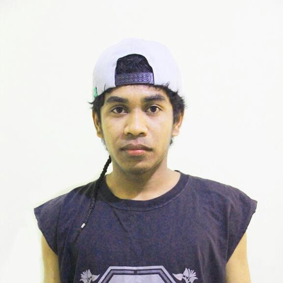 Kursi di Ruang Gelap