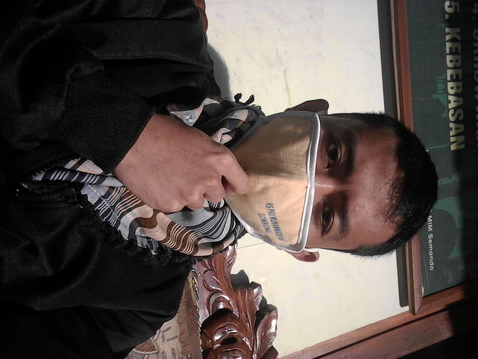 Kritik Pedas untuk Para Pendukung Keserakahan Politik